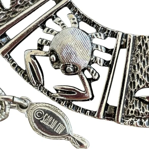 Sarah Coventry Talisman of Love, pendant w/ long chain and clip on earrings,1970 - Picture 10 of 14